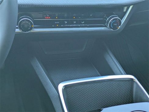 New 2026 Chevrolet Equinox LT image 18