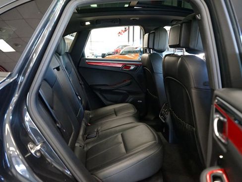 Used 2019 Porsche Macan AWD/4WD image 13