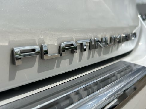 Certified 2024 Toyota Highlander Platinum AWD/4WD image 9