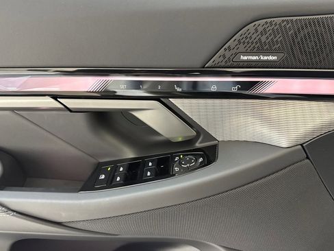 New 2026 BMW i5 eDrive40 w/ M Sport Package image 13