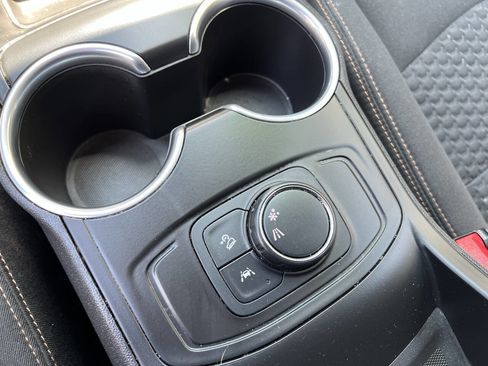 Used 2020 GMC Terrain SLE image 28