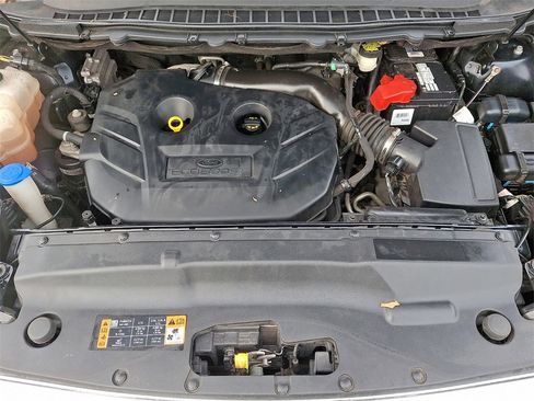 Used 2016 Ford Edge SE image 27