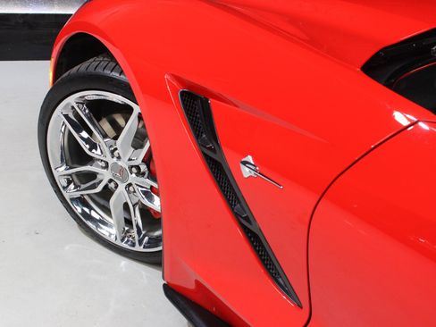 Used 2019 Chevrolet Corvette Stingray Convertible w/ 2LT Preferred Equipment Group image 28