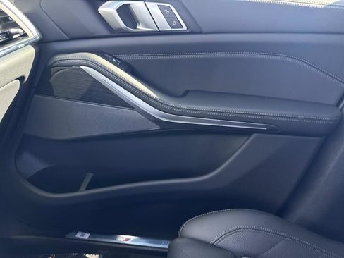 New 2026 BMW X5 xDrive40i w/ M Sport Package AWD/4WD image 24