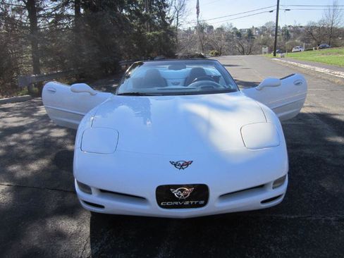 Used 2000 Chevrolet Corvette Convertible w/ Memory Pkg image 31