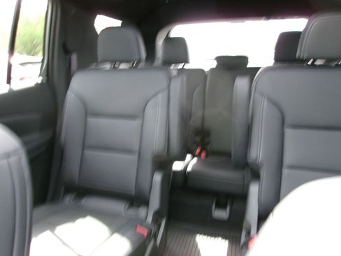 New 2026 Chevrolet Traverse LT FWD image 17