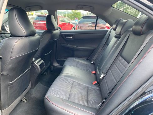 Used 2015 Toyota Camry SE FWD image 21
