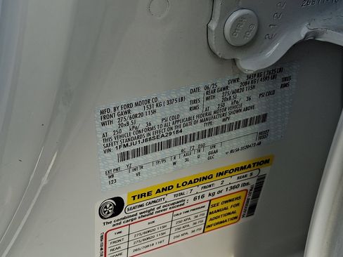 Used 2025 Ford Expedition Active image 30