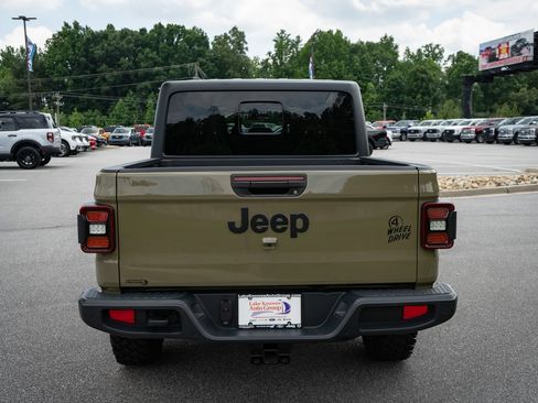 Used 2025 Jeep Gladiator Sport AWD/4WD image 8