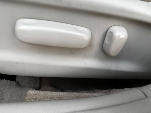 Used 2011 Toyota Camry LE image 35