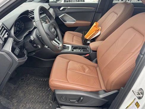 Certified 2025 Audi Q3 2.0T Premium w/ Convenience Package image 25
