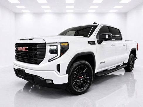 Used 2024 GMC Sierra 1500 Elevation w/ Elevation Premium Package AWD/4WD image 2
