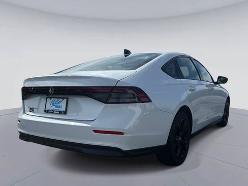 Certified 2025 Honda Accord SE image 4