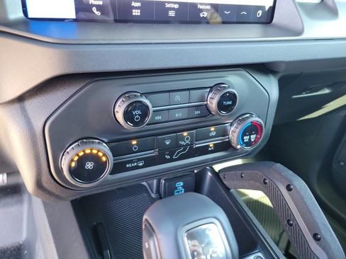 New 2025 Ford Bronco Badlands AWD/4WD image 18