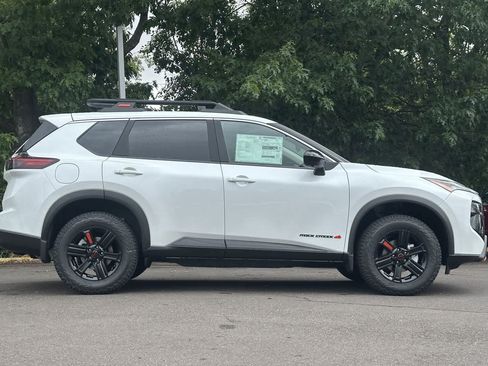 New 2026 Nissan Rogue SV AWD/4WD image 10