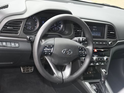 Used 2020 Hyundai Elantra SE w/ Cargo Package (C1) image 8