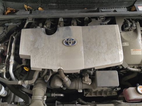 Used 2022 Toyota Prius LE image 30