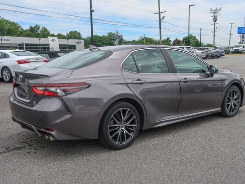 Used 2023 Toyota Camry SE AWD/4WD image 8