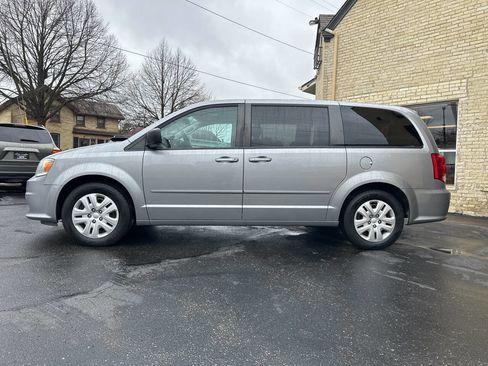 Used 2017 Dodge Grand Caravan SE w/ Power Window Group image 2
