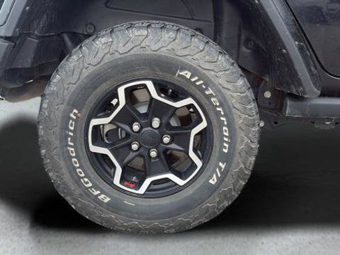 Used 2023 Jeep Wrangler Unlimited Rubicon AWD/4WD image 13