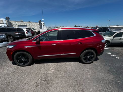 Used 2023 Buick Enclave Essence w/ Experience Buick Package FWD image 4
