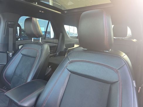 Certified 2023 Ford Explorer ST-Line w/ Class IV Trailer Tow Package image 21