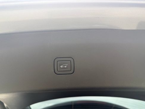 Used 2023 Buick Enclave Essence w/ Experience Buick Package AWD/4WD image 7