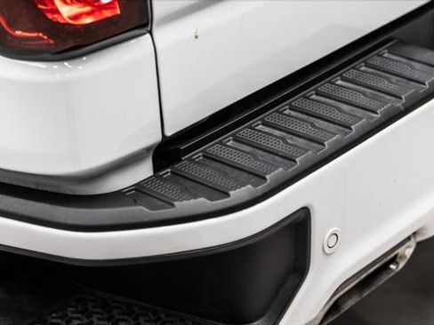 Used 2025 GMC Sierra 1500 AT4 image 13