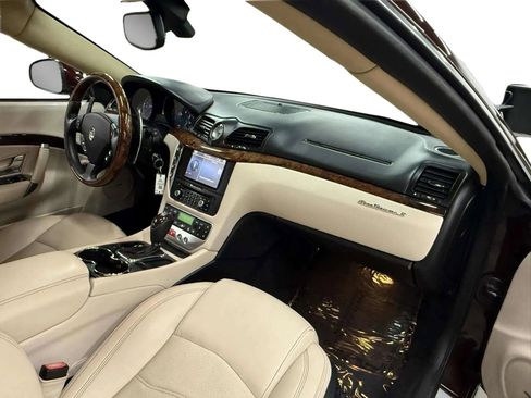 Used 2012 Maserati GranTurismo S image 10