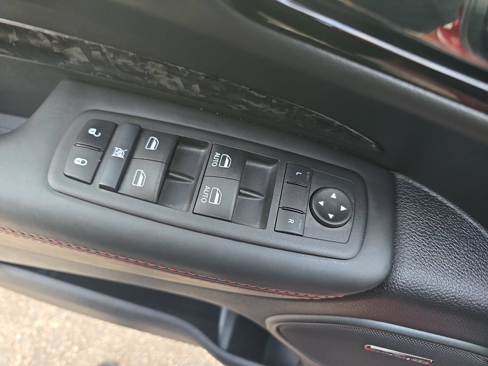 Used 2025 Dodge Durango R/T AWD/4WD image 28