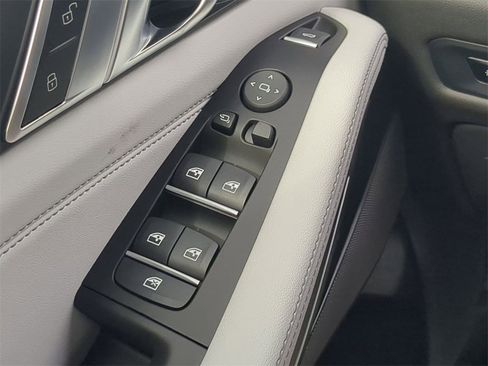 New 2026 BMW X5 xDrive40i w/ M Sport Package image 25