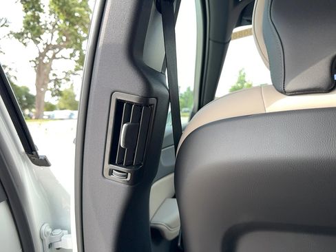 Used 2026 Volvo XC60 B5 Core w/ Protection Package Premier image 17