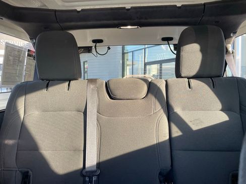 Used 2021 Jeep Wrangler Unlimited Sahara image 21