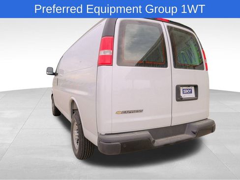 Used 2025 Chevrolet Express 2500 w/ Driver Convenience Package image 4