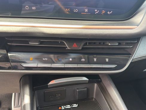 Used 2025 Buick Envision Sport Touring image 18