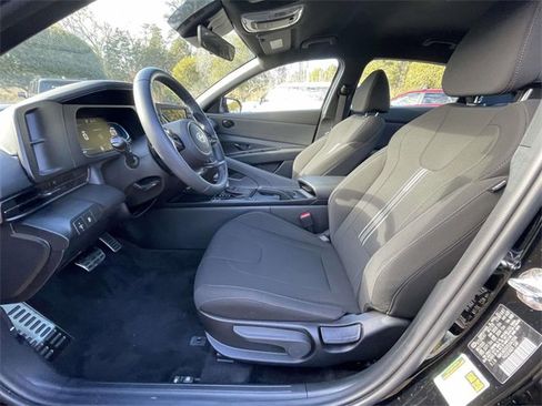 Certified 2025 Hyundai Elantra Sport image 11