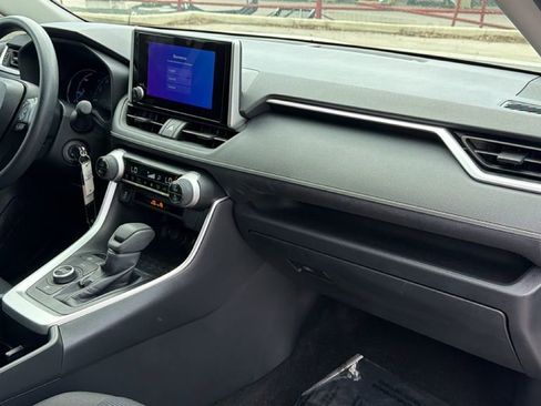 Used 2025 Toyota RAV4 LE image 41