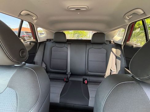 Used 2025 Chevrolet Trax LT w/ LT Convenience Package FWD image 37