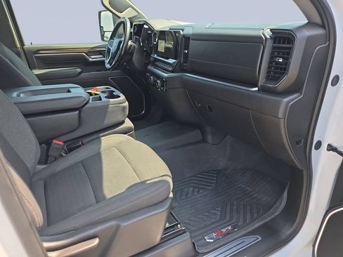 Used 2024 Chevrolet Silverado 2500 LT AWD/4WD image 33