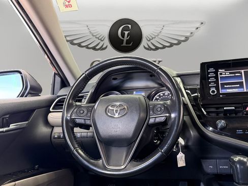 Used 2021 Toyota Camry SE image 12