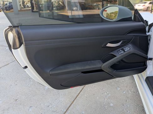 Used 2022 Porsche 718 Cayman GT4 image 12