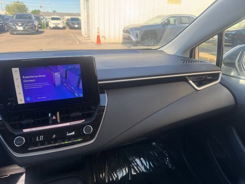 Used 2025 Toyota Corolla LE image 34