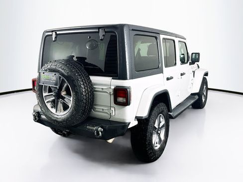 Used 2020 Jeep Wrangler Unlimited Sahara AWD/4WD image 9