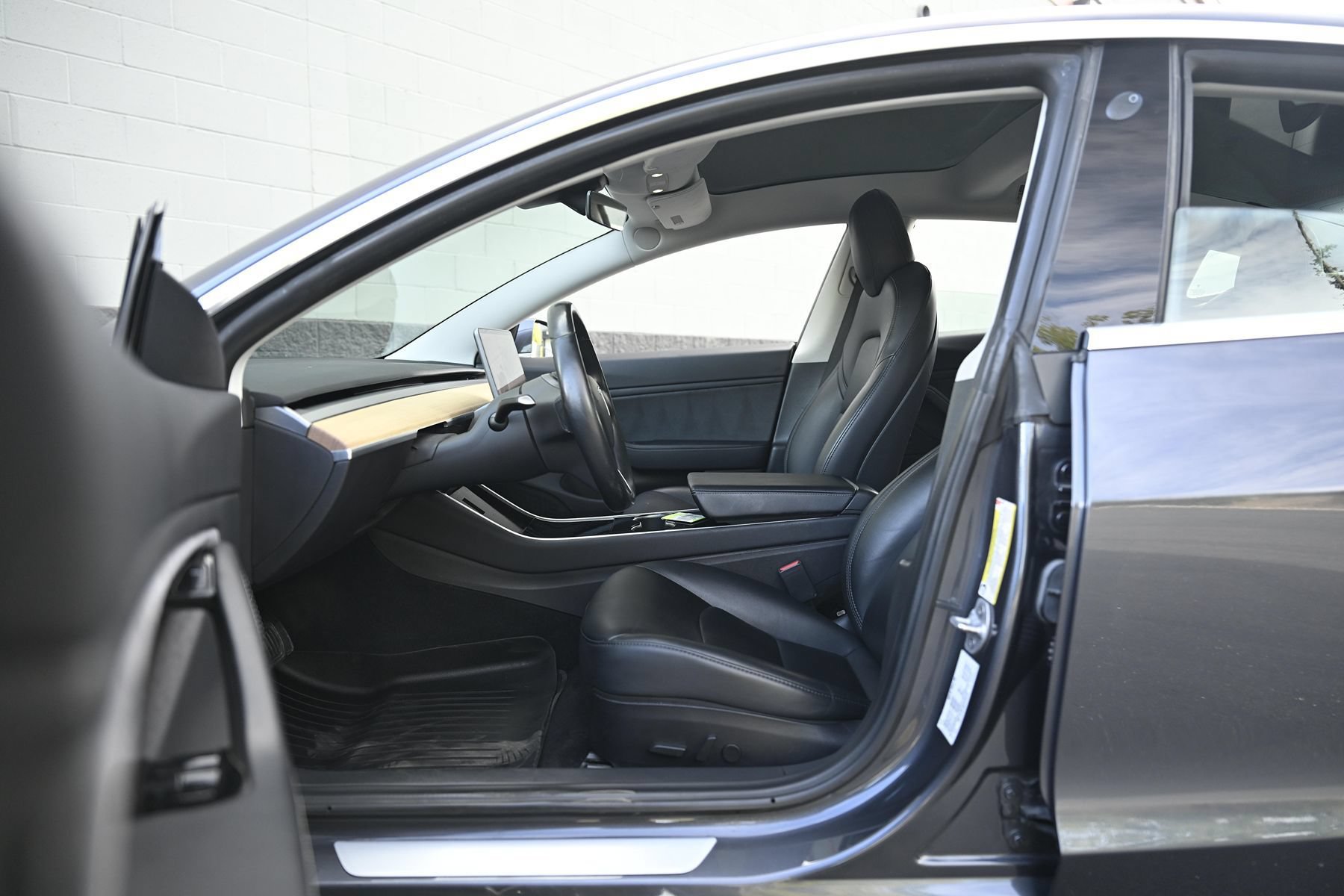 Used 2019 Tesla Model 3 Long Range AWD/4WD image 14