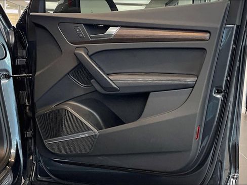 Certified 2025 Audi Q5 2.0T Premium Plus w/ Premium Plus Package image 22