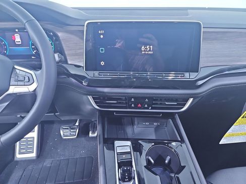 New 2026 Volkswagen Atlas SEL Premium R-Line image 17