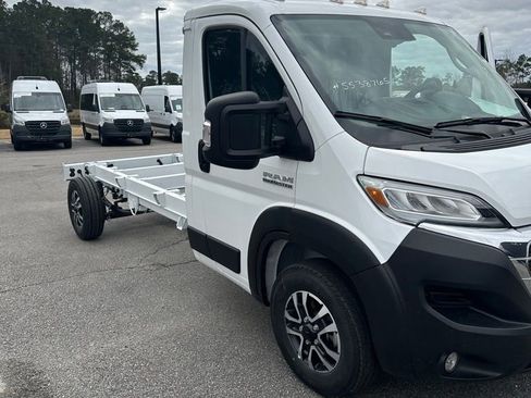 Used 2024 RAM ProMaster 3500 w/ Quick Order Package 22G SLT FWD image 1