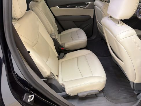 Used 2021 Cadillac XT6 Premium Luxury AWD/4WD image 29
