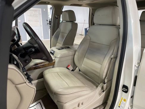Used 2015 GMC Yukon Denali w/ Touring Package AWD/4WD image 11