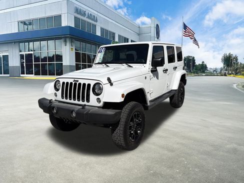 Used 2018 Jeep Wrangler Unlimited Sahara image 9